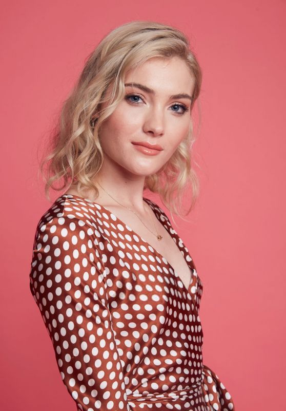 Skyler Samuels – Photoshoot Powered by Pizza Hut at 2018 San Diego Comic Con