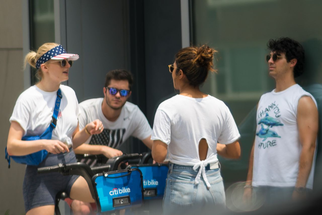sophie-turner-and-priyanka-chopra-go-for-a-ride-on-citibikes-in-nyc-july-2018-3.jpg