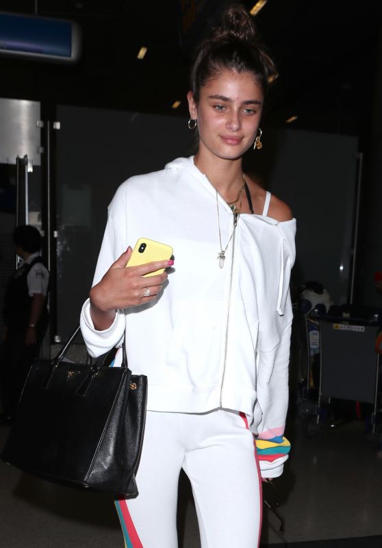 Taylor Hill - LAX Airport in Los Angeles 07/11/2018