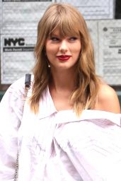 Taylor Swift Leggy in Jeans Shorts - Leaves Her Apartment in NYC 07/22/2018