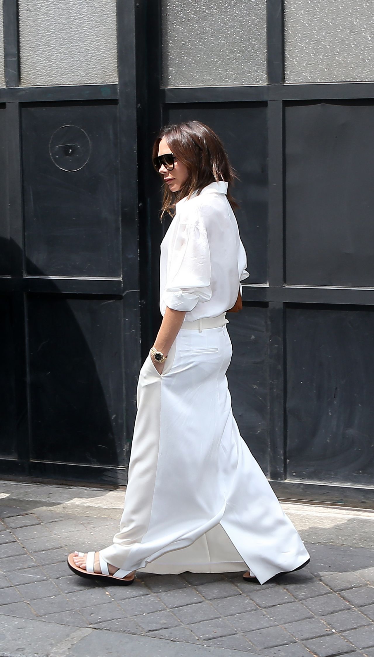Victoria Beckham in All White - Paris 07/05/2018