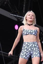 Zara Larsson Performs at Lollapalooza Paris Festival 07/22/2018