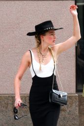 Amber Heard is Stylish - Hailing a Cab in Manhattan