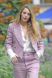 Blake Lively - Bryant Park in NYC 08/20/2018