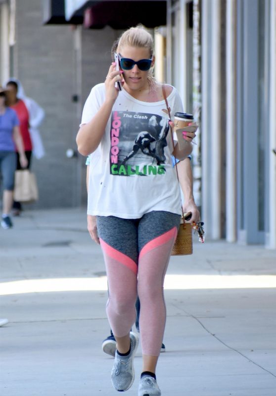 Busy Philipps Chats On the Phone - Los Angeles 07/30/2018