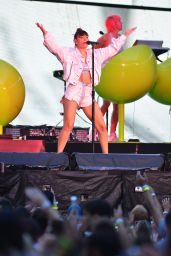 Charli XCX - Performs During the Taylor Swift Reputation Stadium Tour in Miami Gardens 08/18/2018