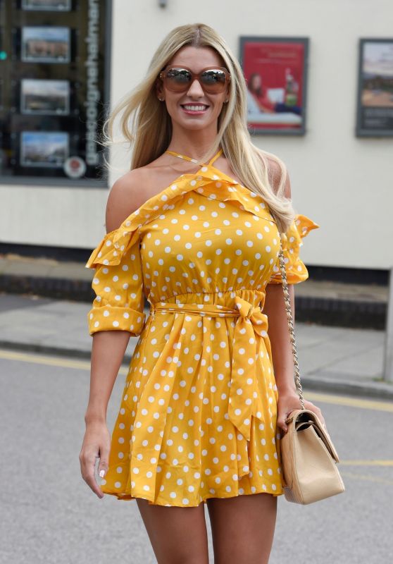Christine McGuinness - Out in Cheshire 08/08/2018