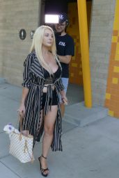 Courtney Stodden - Filming for Her New Show in Pasadena 08/27/2018