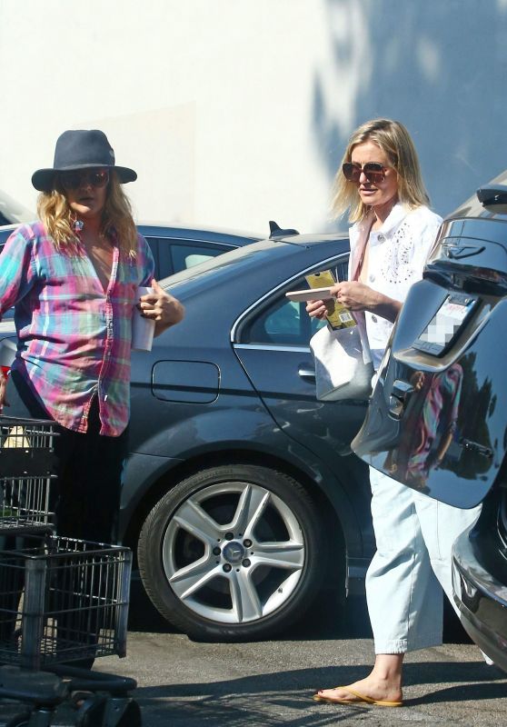 Drew Barrymore and Cameron Diaz - Grocery Shopping at Bristol Farms in Hollywood 08/06/2018