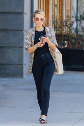 Emma Roberts - Heads for Lunch in West Hollywood 08/25/2018