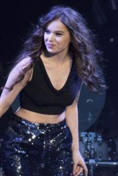 Hailee Steinfeld - The Voicenotes Tour in Chicago 07/31/2018
