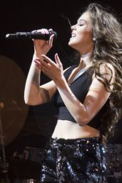 Hailee Steinfeld - The Voicenotes Tour in Chicago 07/31/2018
