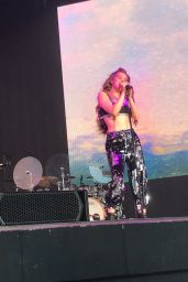 Hailee Steinfeld - The Voicenotes Tour in Maryland Heights 08/06/2018