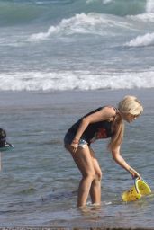Holly Madison at the Beach in LA 08/29/2018