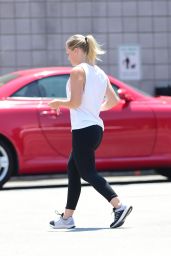 Jennie Garth in Gym Ready Outfit - Los Angeles, July 2018