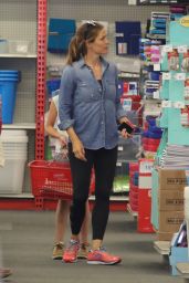 Jennifer Garner - Shopping for School Supplies in LA 08/27/2018