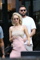 Jennifer Lawrence - Romantic Stroll in Paris 08/08/2018