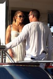 Jennifer Lopez and Alex Rodriguez on Their Luxury Yacht in Capri 08/07/2018