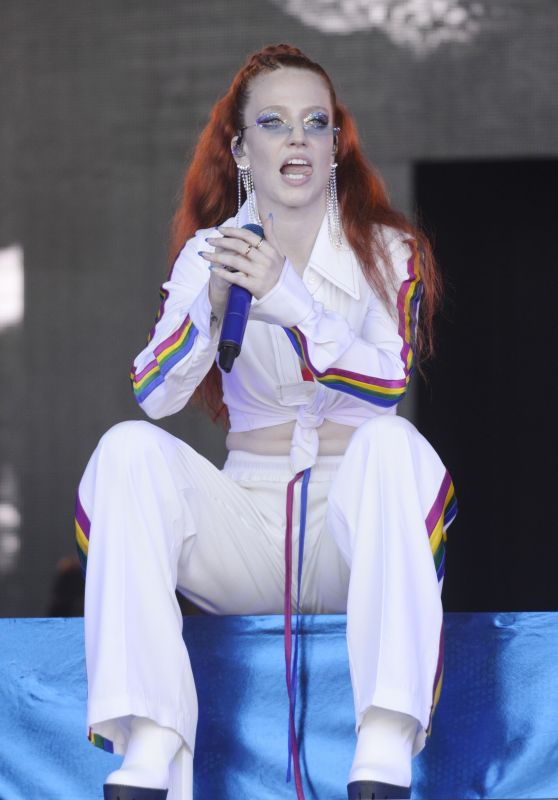 Jess Glynne Performs at Brighton Pride in Brighton 08/05/2018