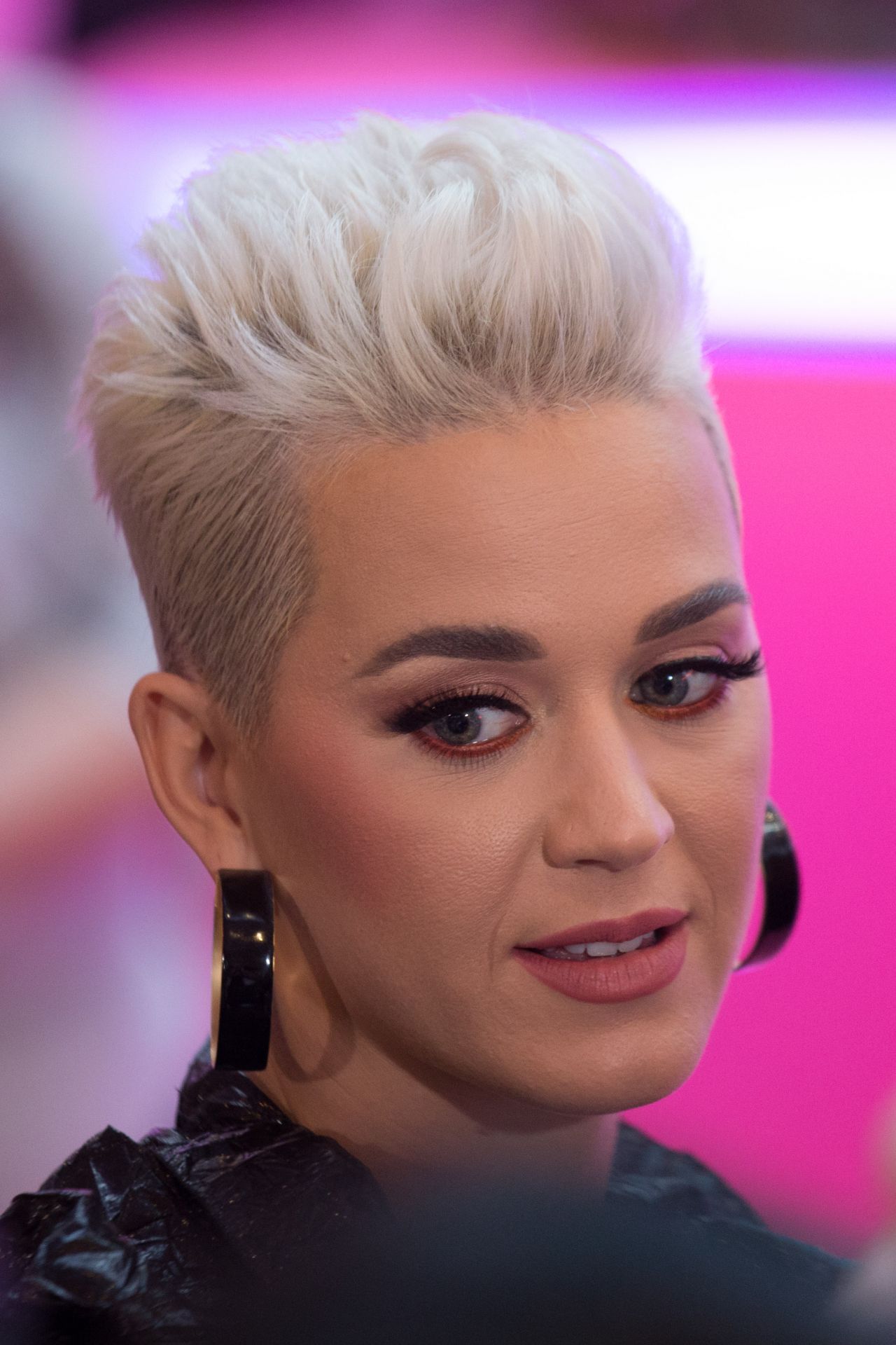 Katy Perry - Q&A at Southland Shopping Centre in Melbourne • CelebMafia