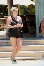 Kesha and Brad Ashenfelter in Mexico 08/14/2018