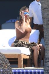 Khloe Kardashian on the Beach in Mexico 08/14/2018