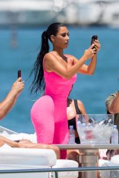 Kim Kardashian on a Yacht in Miami 08/16/2018