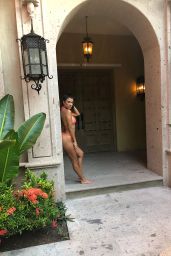 Kourtney Kardashian - Personal Pics 08/28/2018