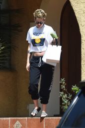 Kristen Stewart Street Style - Los Angeles 08/24/2018