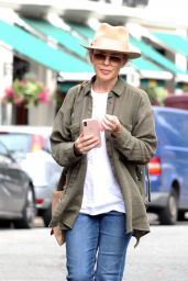 Kylie Minogue - Out in Primrose Hill 08/13/2018
