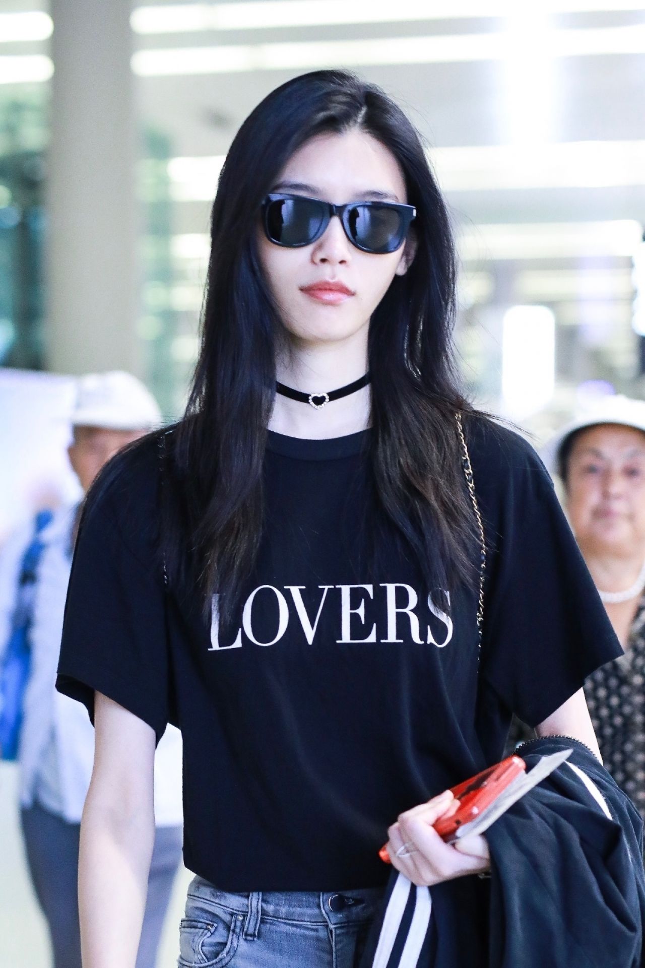 Ming Xi - Airport in Shanghai 08/27/2018 • CelebMafia