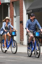 Naomi Watts and Billy Crudup Bike Ride in Downtown Manhattan in NYC 08/25/2018