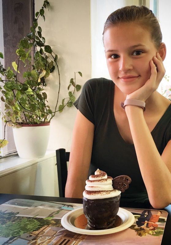 Peyton Kennedy - Personal Pics 08/31/2018