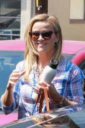 Reese Witherspoon - Going to Work in Santa Monica 08/04/2018