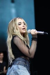 Sabrina Carpenter - Billboard Hot 100 Music Festival in NY 08/19/2018