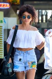 Sarah Hyland - Out in Studio City 08/08/2018