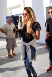 Toni Garrn Arrives in Mykonos, Greece 08/02/2018