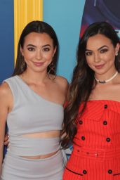 Veronica Merrell and Vanessa Merrell – Teen Choice Awards 2018