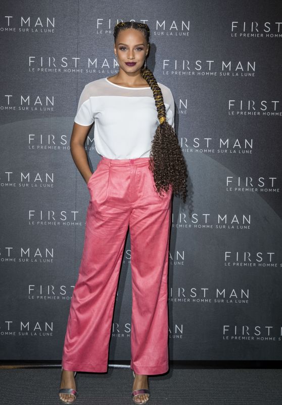 Alicia Aylies – “First Man” Premiere in Paris