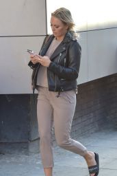 Amber Turner in Casual Ouotfit in Newcastle 09/27/2018