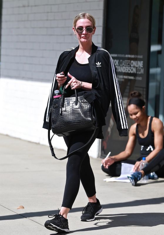 Ashlee Simpson - Leaving the Gym in Studio City 09/26/2018
