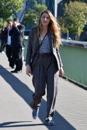 Blake Lively at the Statue of Liberty, Pont de Grenelle in Paris 09/25/2018