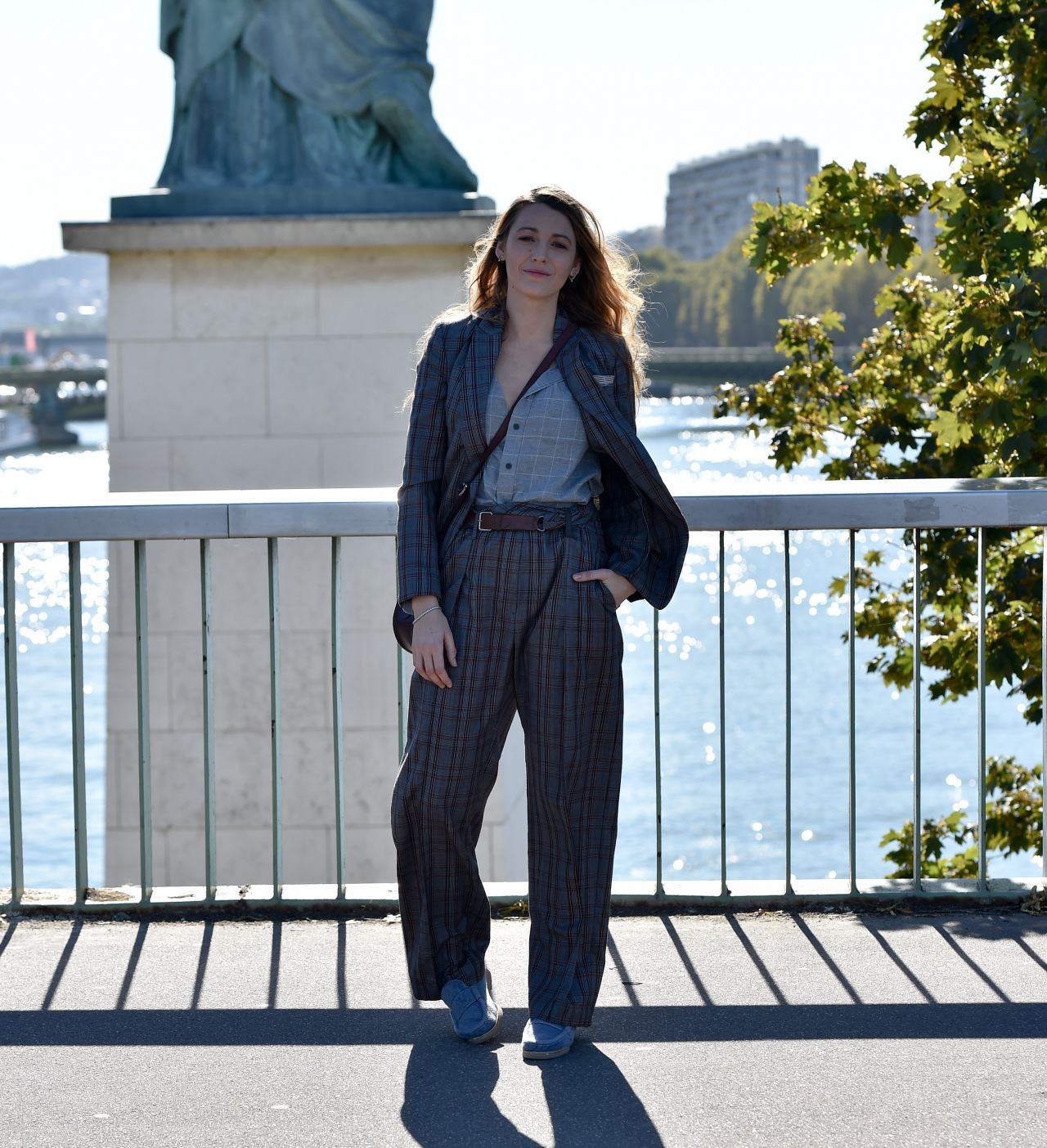 Blake Lively at the Statue of Liberty, Pont de Grenelle in Paris 09/25