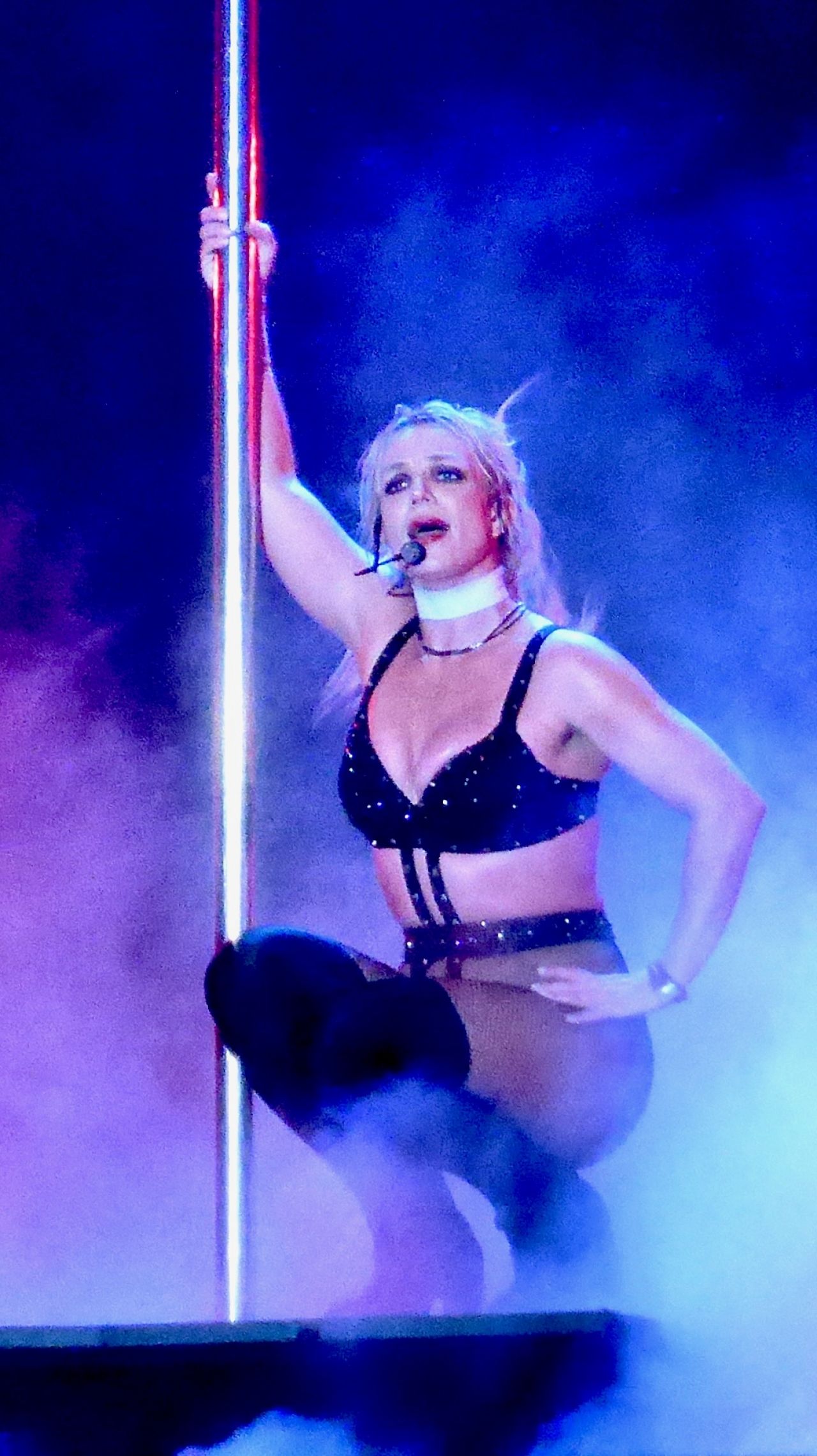 https://celebmafia.com/wp-content/uploads/2018/09/britney-spears-performs-on-piece-of-me-tour-in-blackpool-09-01-2018-4.jpg