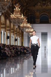 Cara Delevingne Walks Balmain Show, Paris Fashion Week 09/28/2018