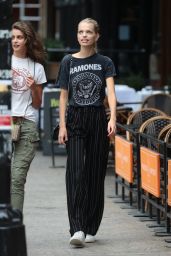 Daphne Groeneveld Street Style - NYC 09/14/2018