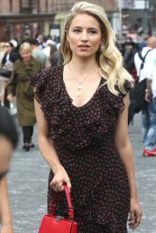 Dianna Agron – Arriving to Michael Kors Fashion Show in New York 09/12/2018