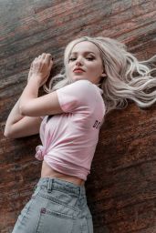 Dove Cameron - 