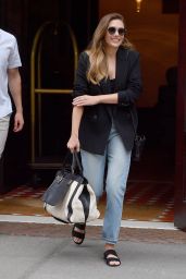 Elizabeth Olsen in Casual Outfit - NYC 09/07/2018