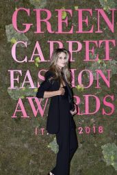 Elle MacPherson – Green Carpet Fashion Awards in Milan 09/23/2018